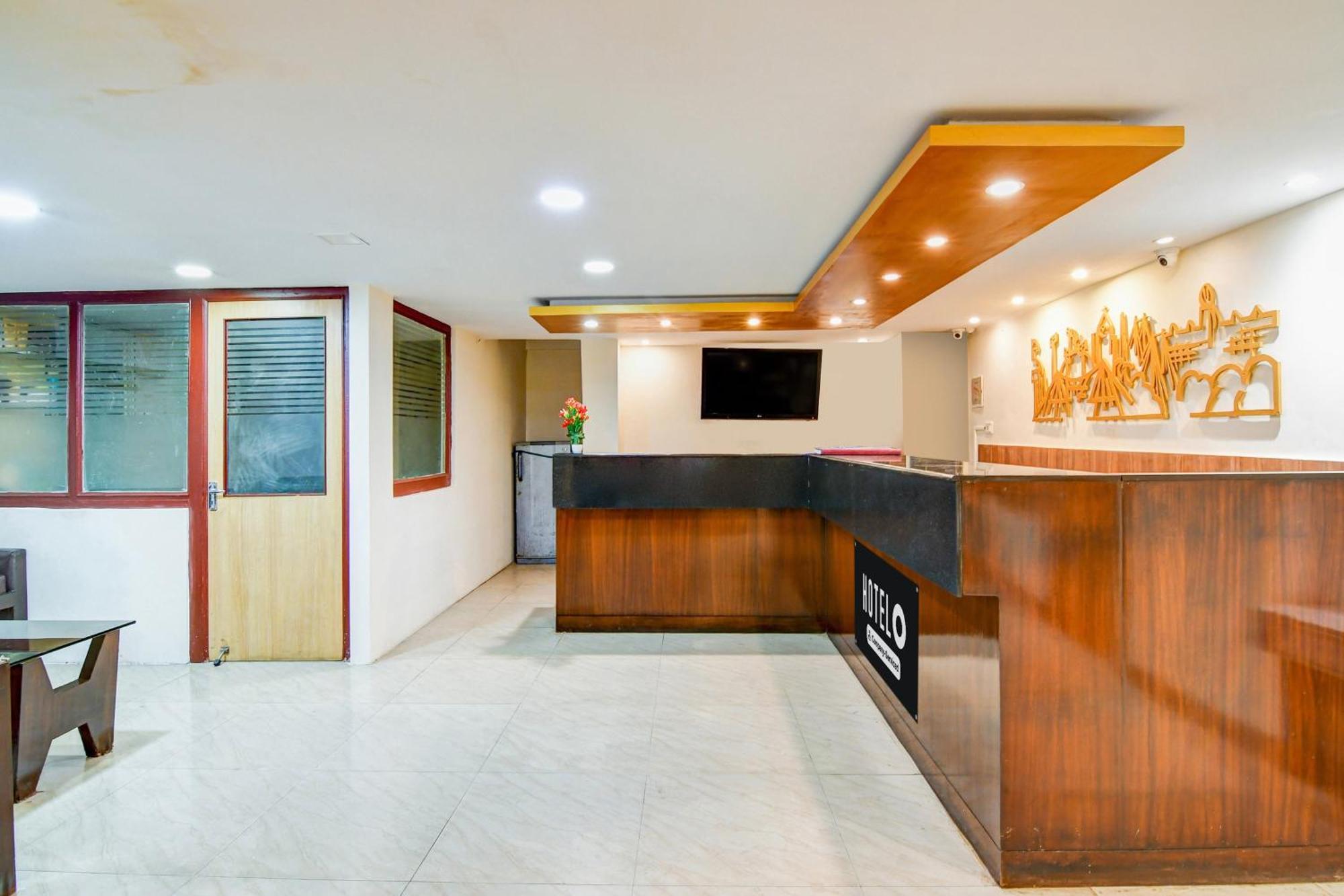 Super Hotel O Sarat Bose Road Formerly Shree Guest House Calcutá Exterior foto
